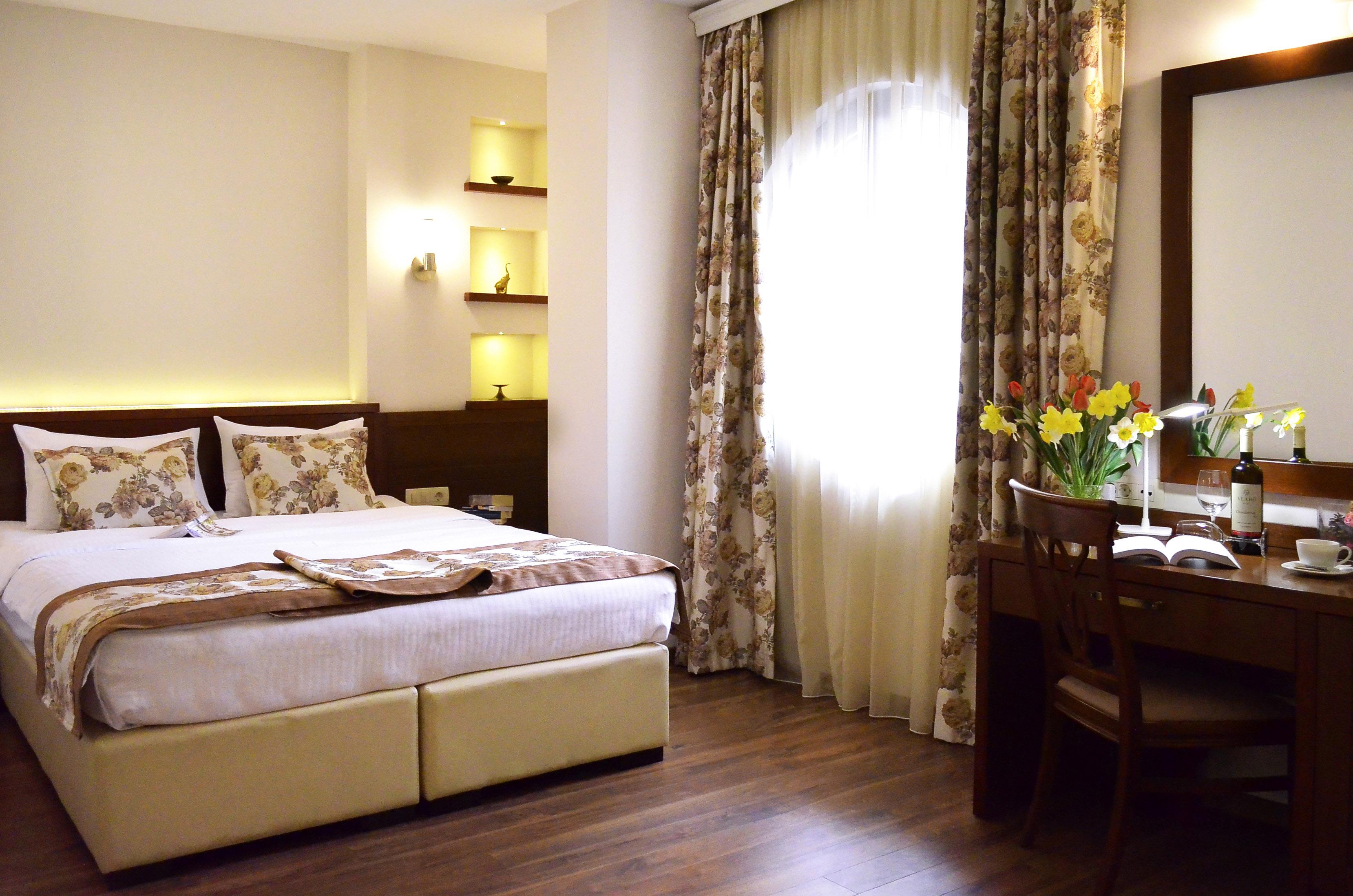 Hotel Vlaho Skopje Bagian luar foto