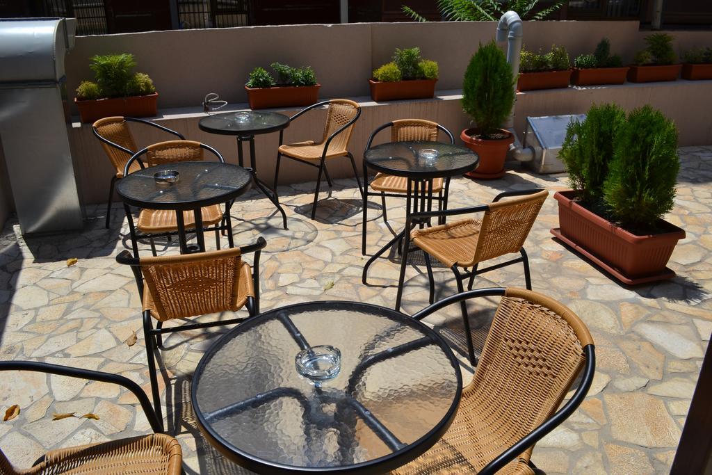 Hotel Vlaho Skopje Bagian luar foto