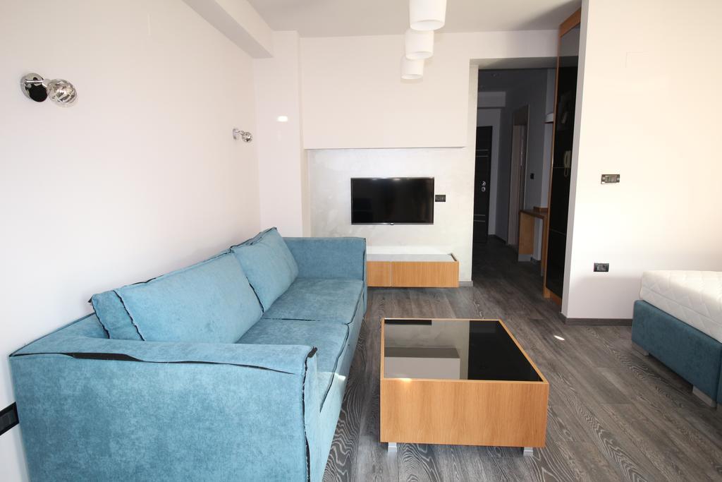 Hotel Vlaho Skopje Bagian luar foto