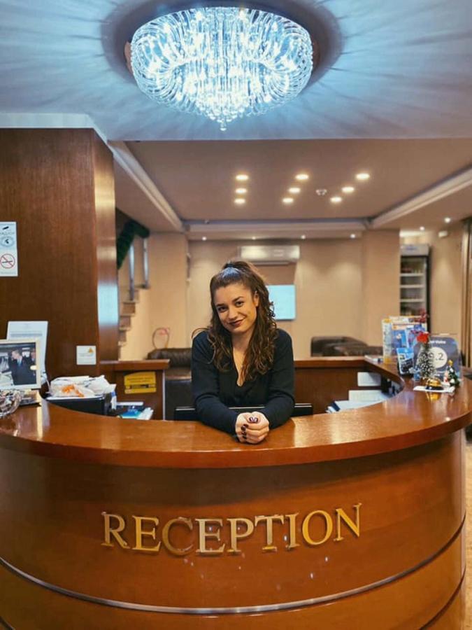 Hotel Vlaho Skopje Bagian luar foto