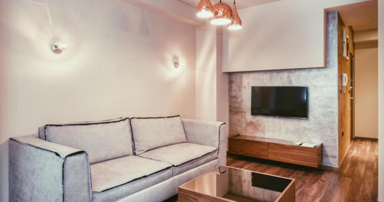 Hotel Vlaho Skopje Bagian luar foto