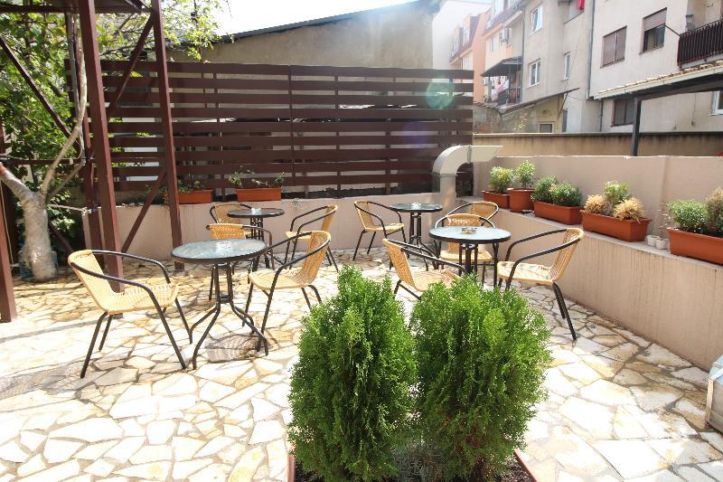 Hotel Vlaho Skopje Bagian luar foto
